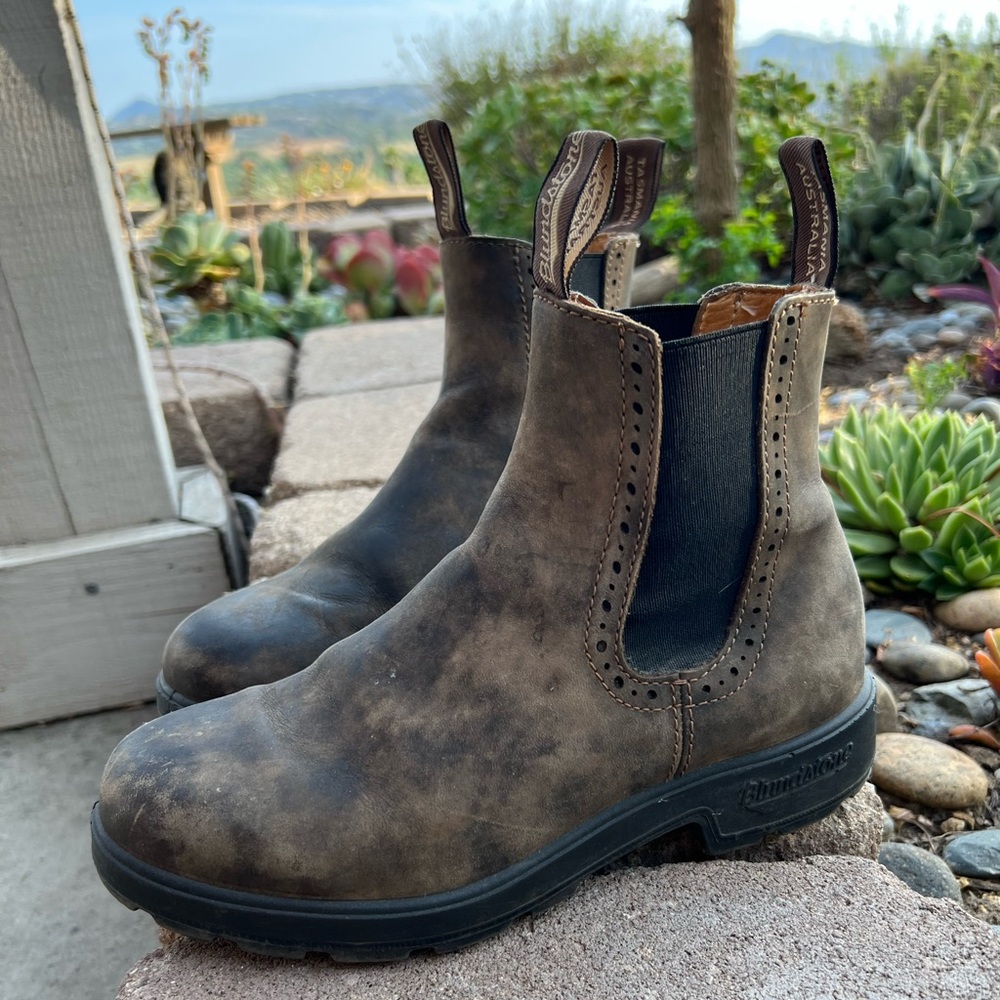 Blundstone Chelsea Boot Size 7